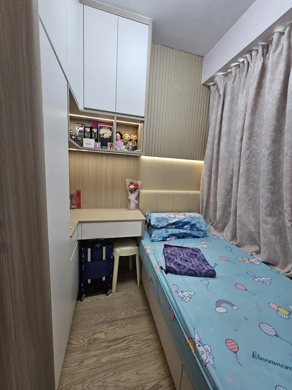 床邊書檯與高櫃